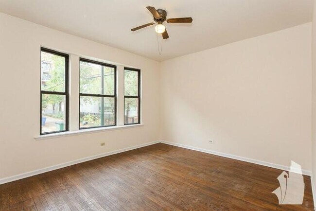 Foto del edificio - 2314 N Kedzie Blvd