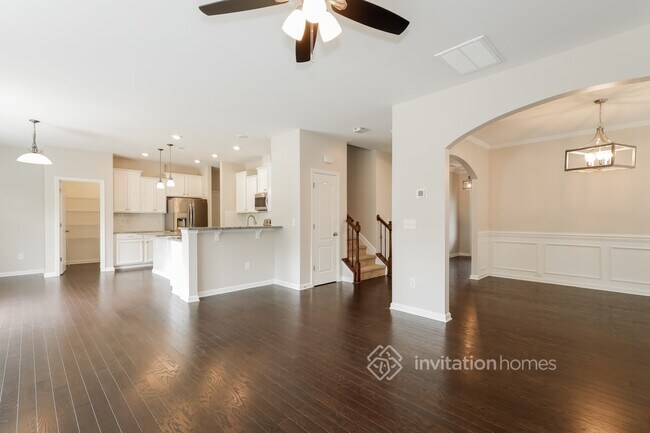 Building Photo - 16020 Hammersmith Farm Dr