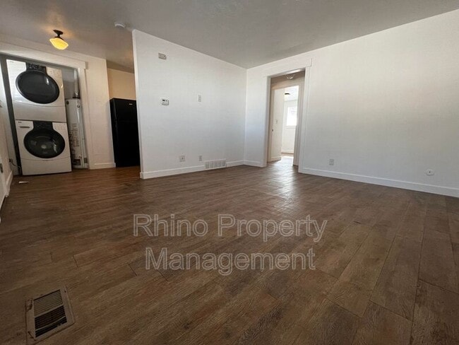 Building Photo - 548 N Redwood Rd