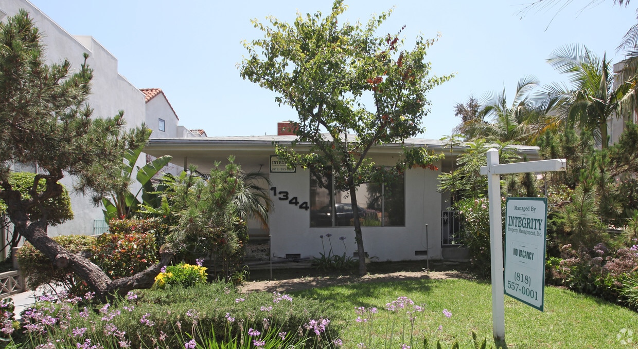 Building Photo - 1344 Glenwood Rd