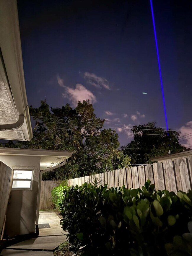 Foto del edificio - 6711 Cody St
