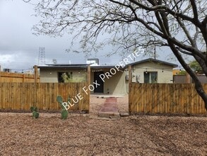 Building Photo - 619 S Highland Ave