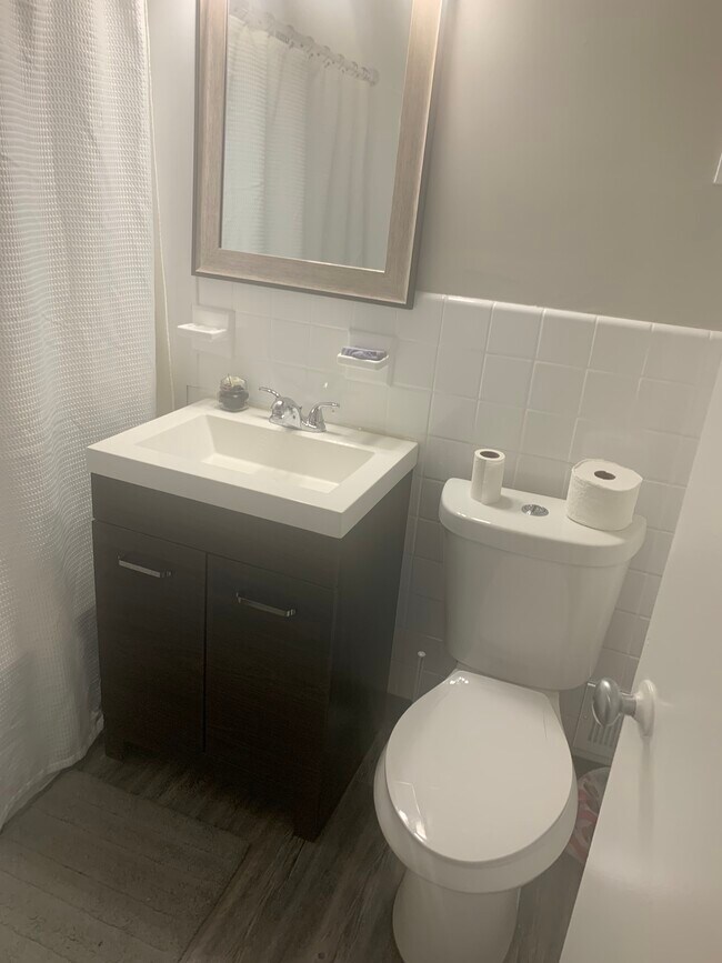 Foto del edificio - 11820 Edgewater Dr