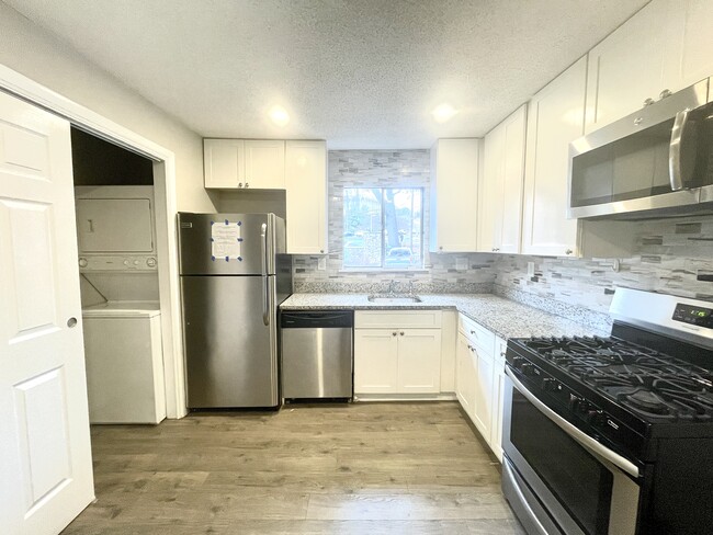 Building Photo - 346 Carpenter Dr