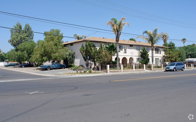 Foto del edificio - Perris Apartments