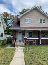 Building Photo - 1027 Blaine Ave