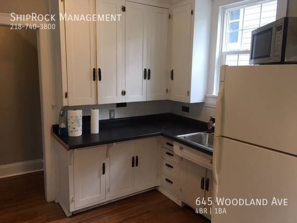 Foto del edificio - 645 Woodland Ave