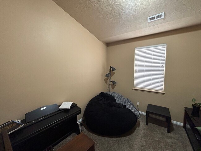 Foto del edificio - 10993 Birch Creek Rd