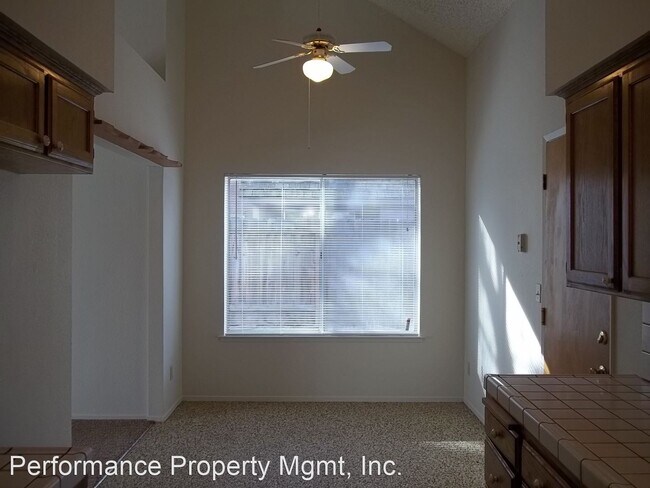 Building Photo - 3 br, 2 bath House - 248 W. Fremont
