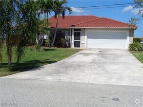 Building Photo - 1510 SW 8th Pl