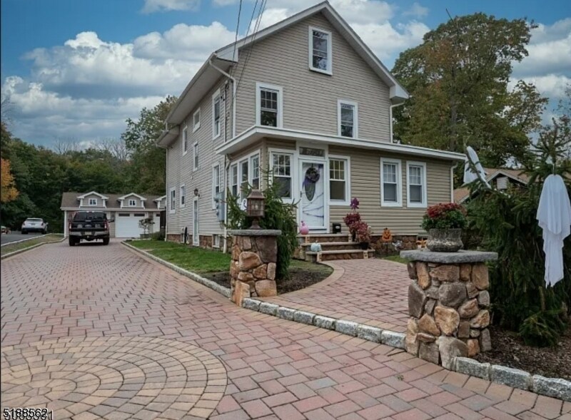 Primary Photo - 22 Personette St