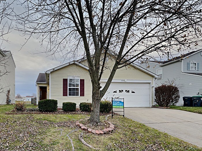 Foto principal - ADORABLE 3 bed 2.5 bath in Greenwood with ...