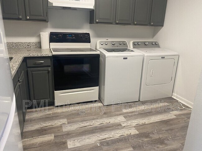 Building Photo - 105 Meaux Blvd