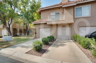 Building Photo - 1633 E Lakeside Dr