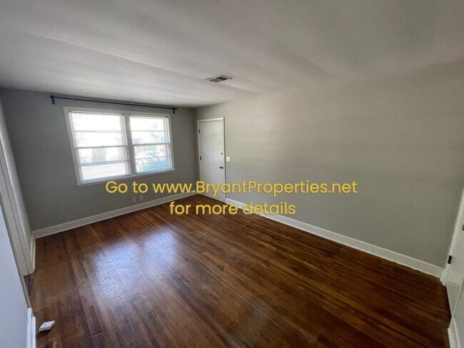 Building Photo - 1915-B Sweetbriar Ave - Nashville, TN 37212