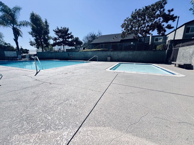 Foto del edificio - Peaceful 3/1.5 Tierrasanta Condo - Villa M...