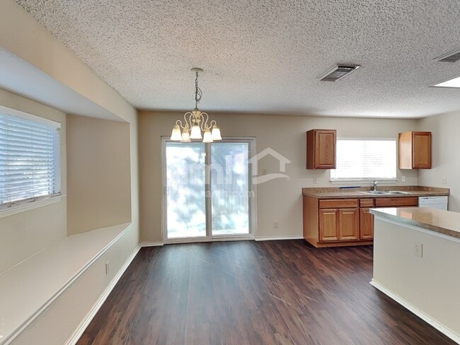 Building Photo - 9307 Sunlit Pt