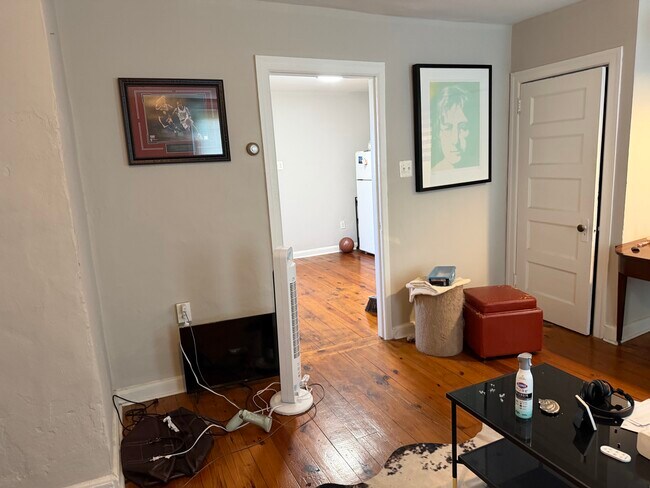 sala de estar - 764 S 6th St