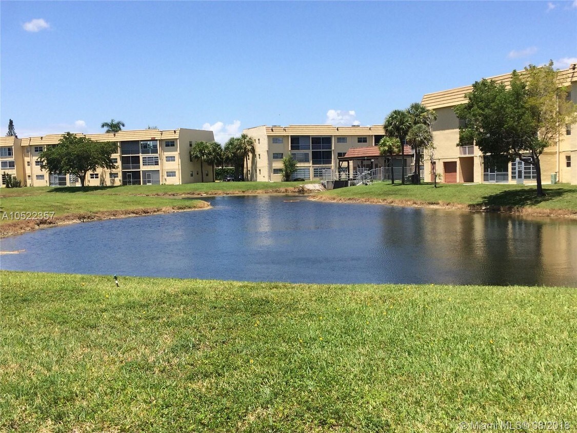 8500 Sunrise Lakes Blvd Unit 110, Sunrise, FL 33322 Condo for Rent in