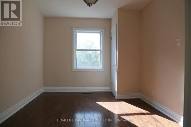 Building Photo - 117 Prince Charles Dr
