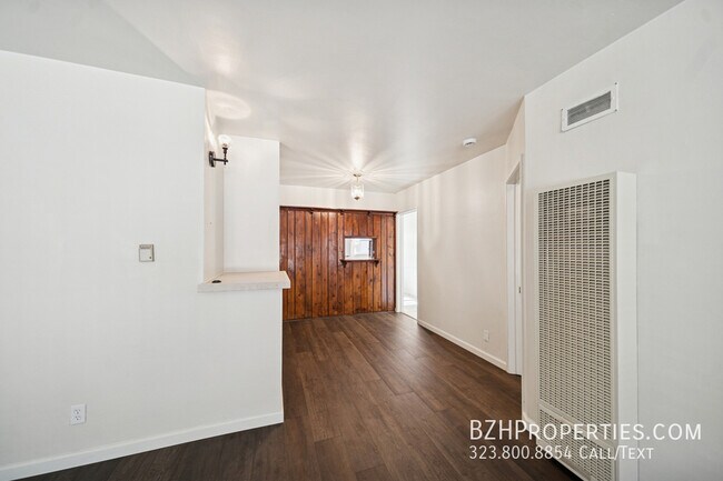 Foto del edificio - 5319 Vantage Ave