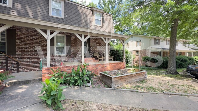 Foto del edificio - 2986 Green Valley Rd