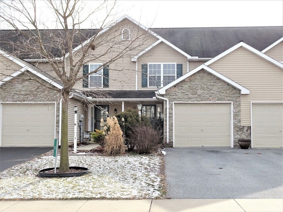 7 Sandstone Ct, Lititz, PA 17543 Townhouse for Rent in Lititz, PA
