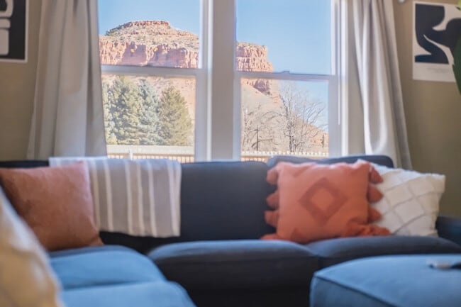 Foto del edificio - 170 E 100 N