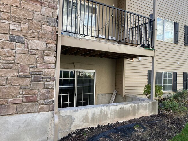 Building Photo - 3 Bedroom 2.5 bath Condo in Lehi!