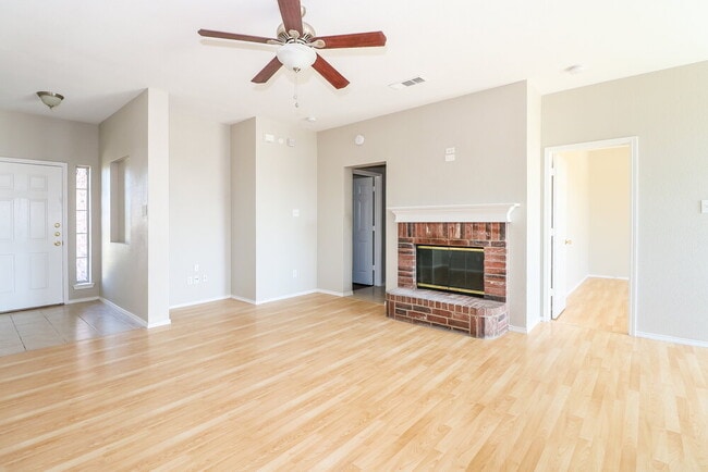 Building Photo - 1108 McKavett Dr