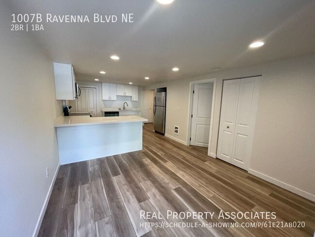 Building Photo - 1007B Ravenna Blvd NE