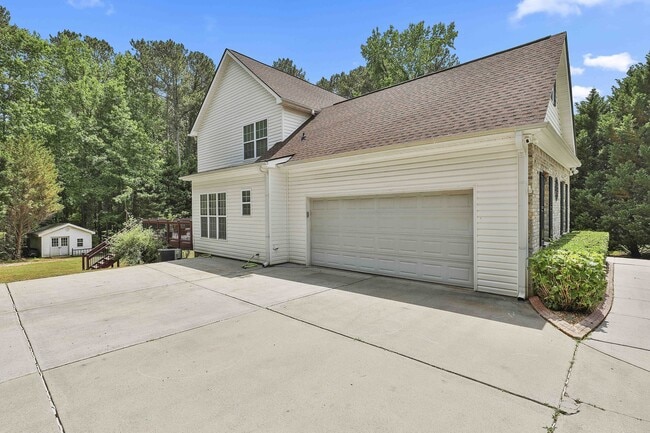 Building Photo - 220 Baywatch Cir