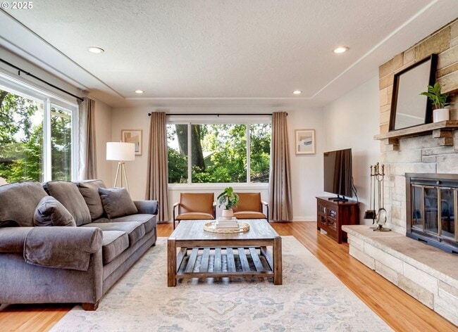 Foto del edificio - 5210 N Emerson Dr