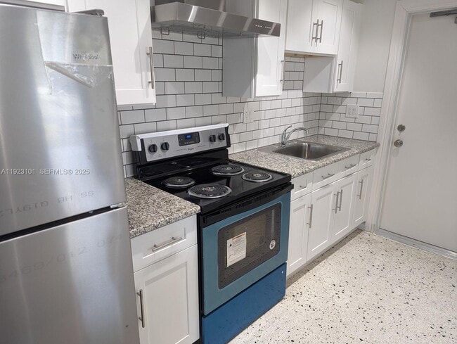 Building Photo - 3556 SW 13th Terrace