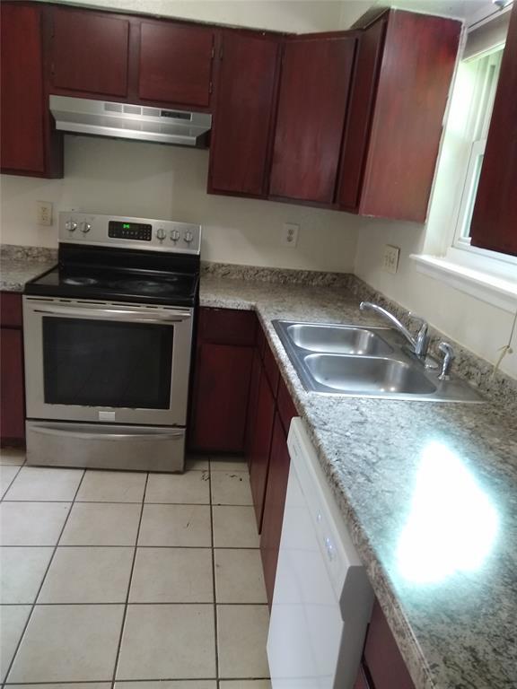 Foto del edificio - 7630 Muirwood Ln