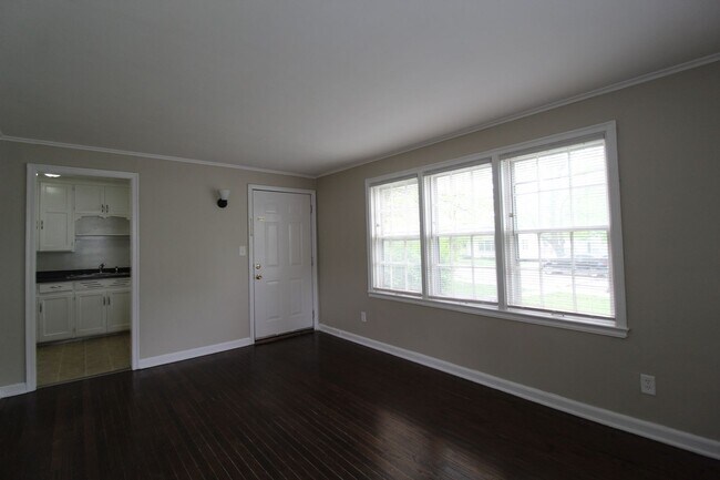 Foto del edificio - 1 Bedroom 1 Bath Duplex in Navy Hill Area ...