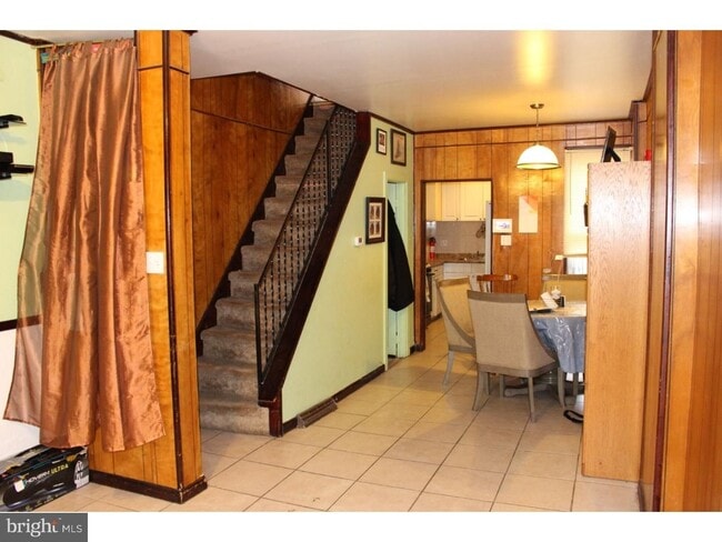 Photo - 4-bedroom home in the heat of Reading!