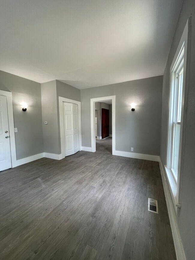 106 S Illinois St Unit 106 S Illinois, Delphi, IN 46923 Room for Rent