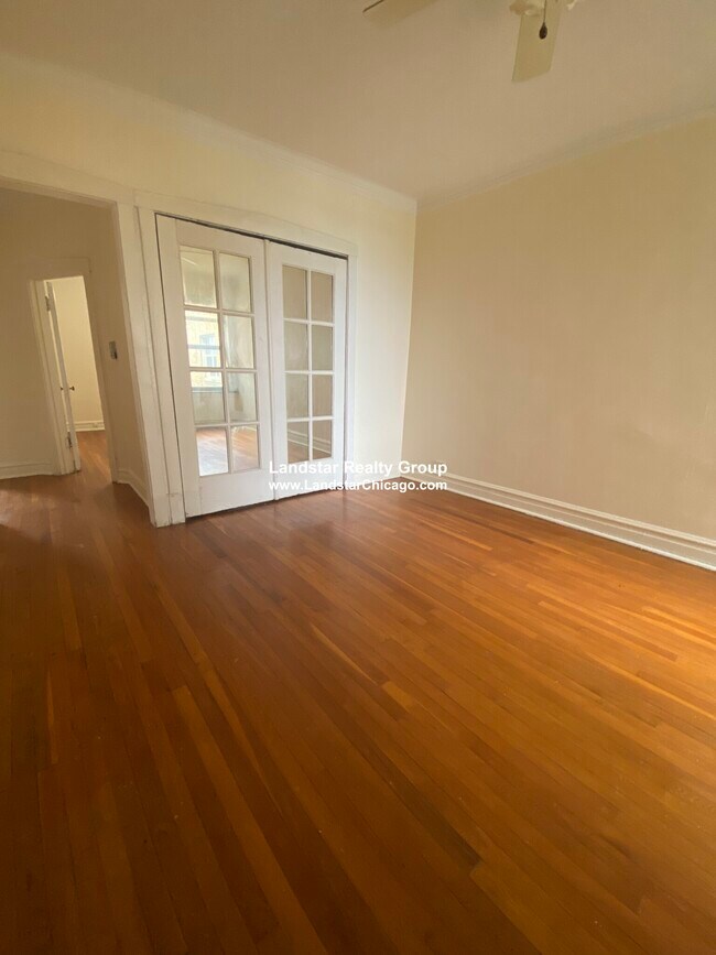 Foto del edificio - 7756 N Eastlake Terrace