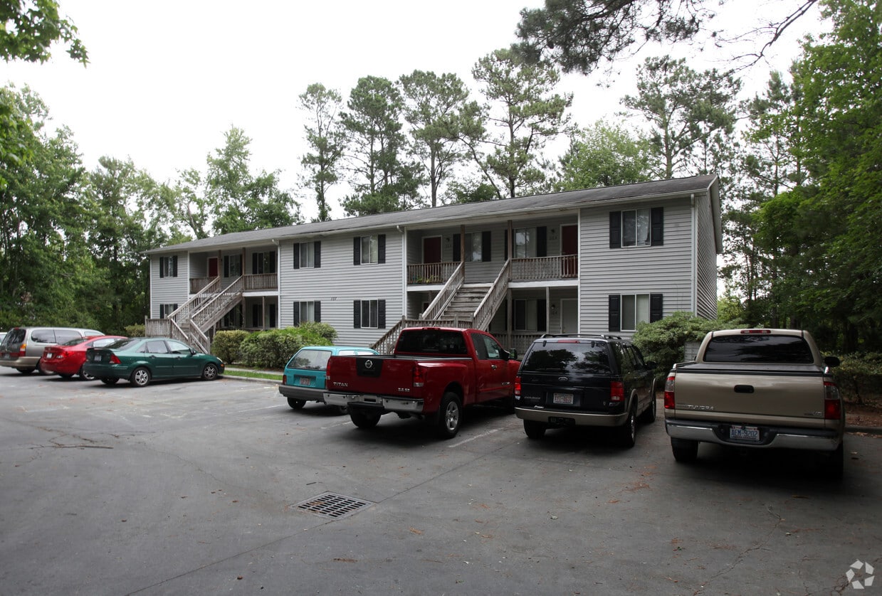 Primary Photo - 107 Lullwater Dr