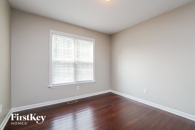 Foto del edificio - 136 Wood Bend Ct