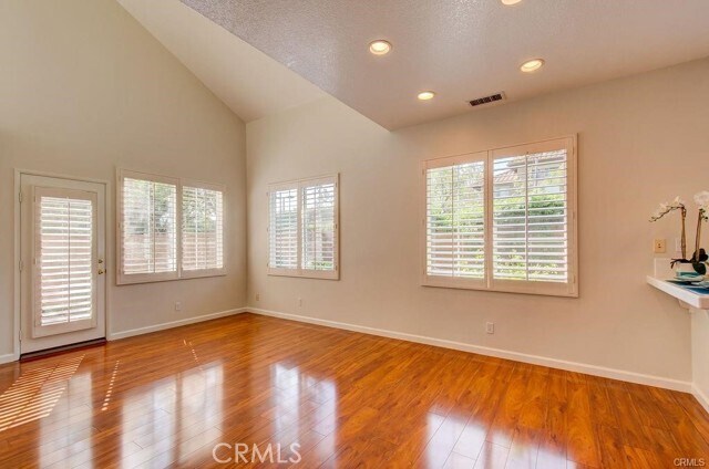 Foto del edificio - 196 Cherrybrook Ln