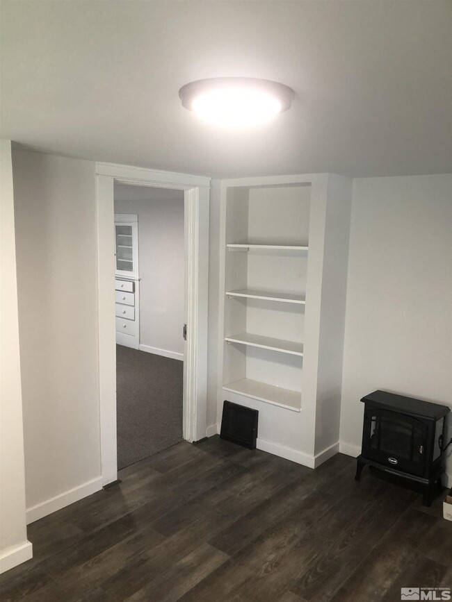 Foto del edificio - 465 E 7th St