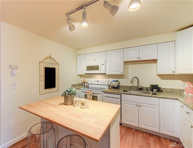 Foto del edificio - 11208 NE 68th St