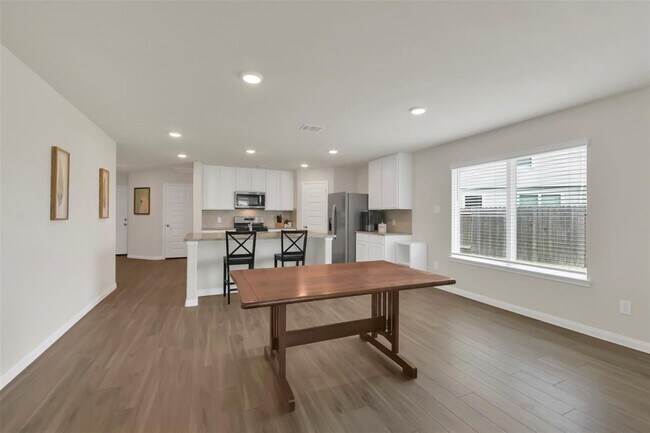 Foto del edificio - 16659 Olivewood Ln