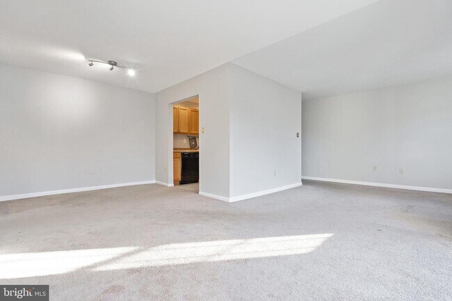 Building Photo - 4413 Romlon St