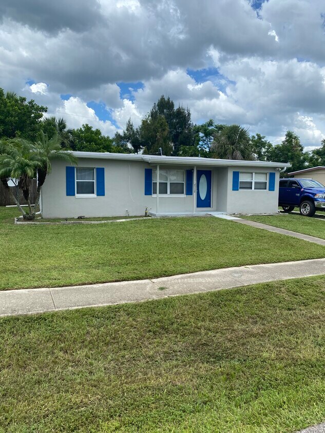 Foto principal - 21130 Bersell Ave