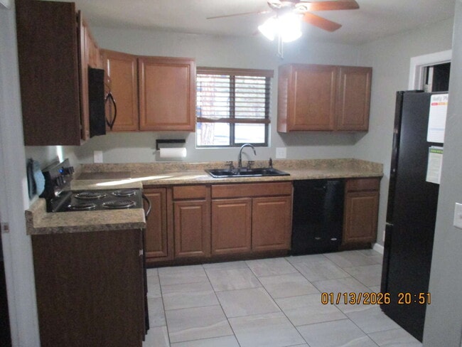 Building Photo - 4221 W Cooley St