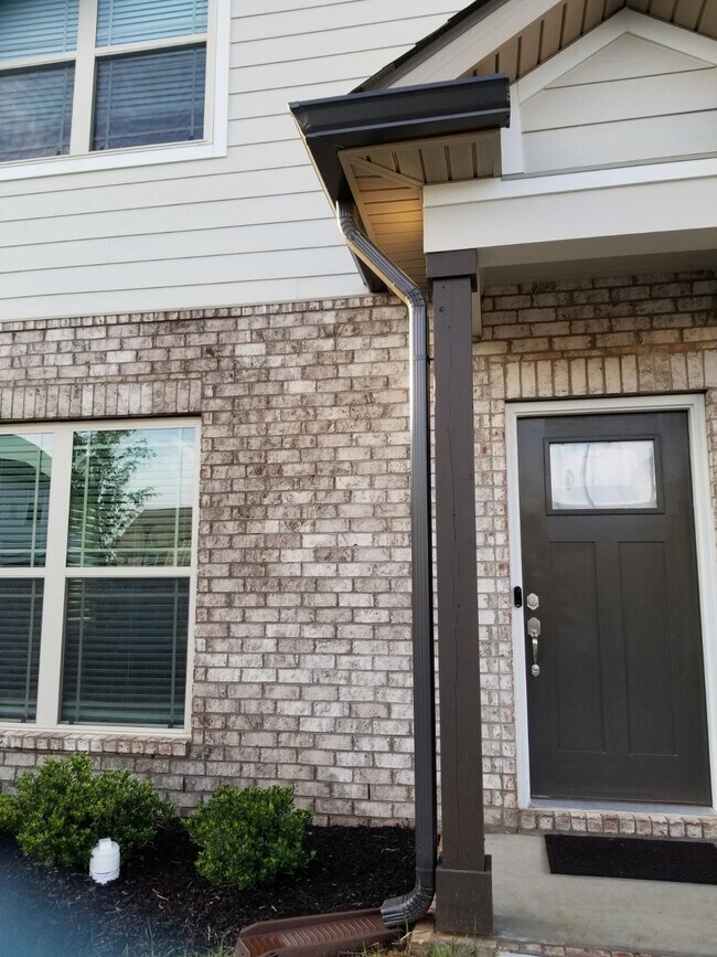 Foto del edificio - 555 Gresham Ln