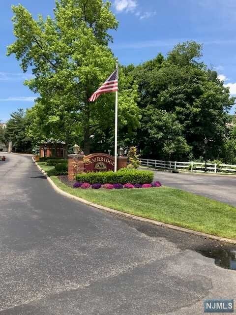 Primary Photo - 248 Cambridge Dr